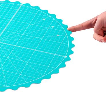 Preview: Prym Love Drehbare Schneidematte Rund Ø 35 cm in Mint 611469